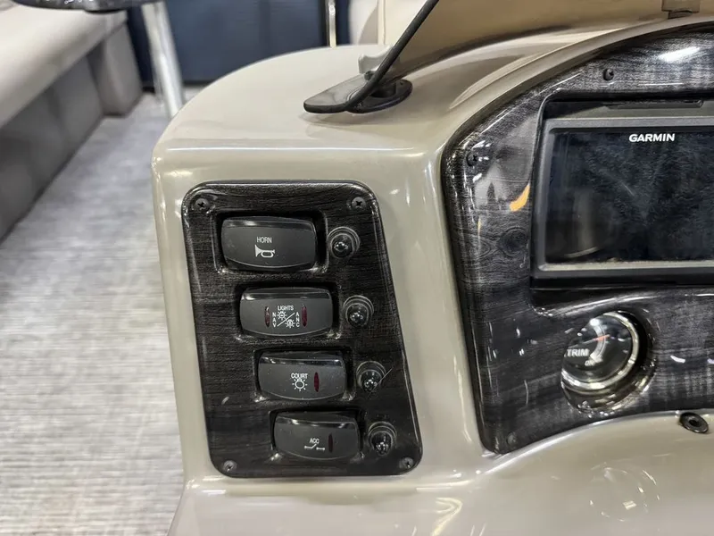 Slide: The Image of Qwest 822 100HP Quad Lounge Pontoon 2023 - 29