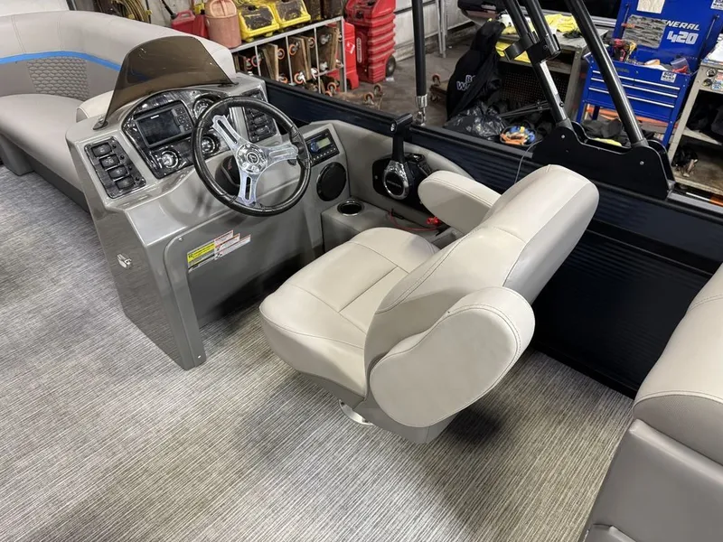 Slide: The Image of Qwest 822 100HP Quad Lounge Pontoon 2023 - 34