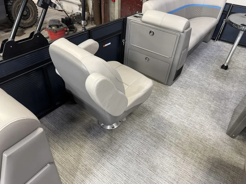 Slide: The Image of Qwest 822 100HP Quad Lounge Pontoon 2023 - 37