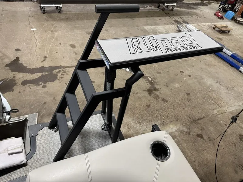 Slide: The Image of Qwest 822 100HP Quad Lounge Pontoon 2023 - 43