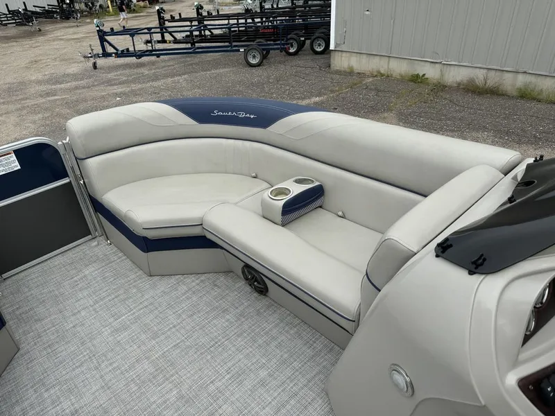 Slide: The Image of South Bay 220 Cruise LE Pontoon 2022 - 13