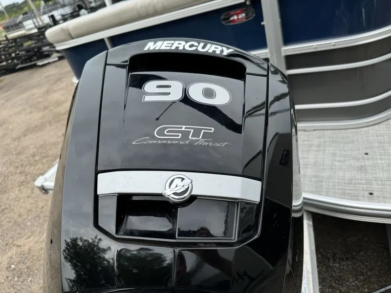 Slide: The Image of South Bay 220 Cruise LE Pontoon 2022 - 54