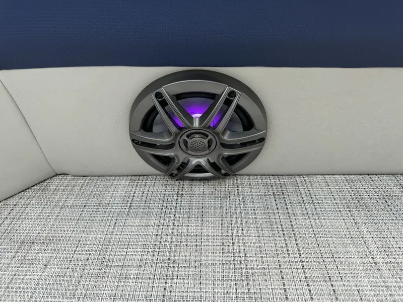 Slide: The Image of South Bay 220 Cruise LE Pontoon 2022 - 60