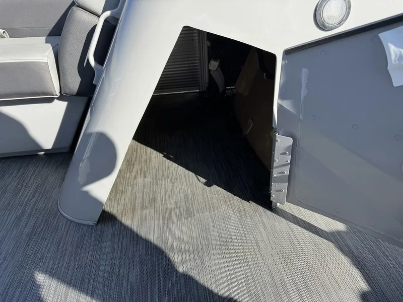 Slide: The Image of Bennington 2021 Bennington 22 SSRX Quad Lounge Pontoon & 115HP - $29995 2021 - 19