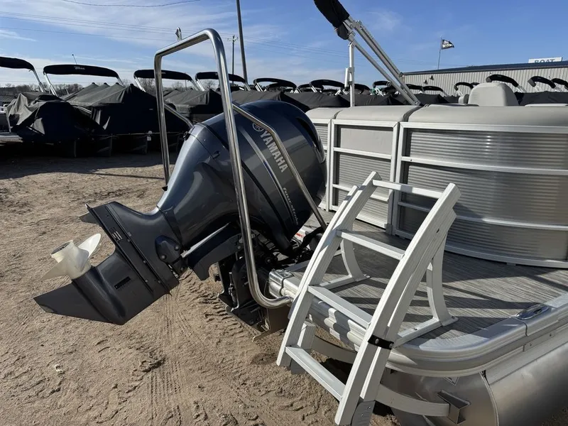 Slide: The Image of Bennington 2021 Bennington 22 SSRX Quad Lounge Pontoon & 115HP - $29995 2021 - 33