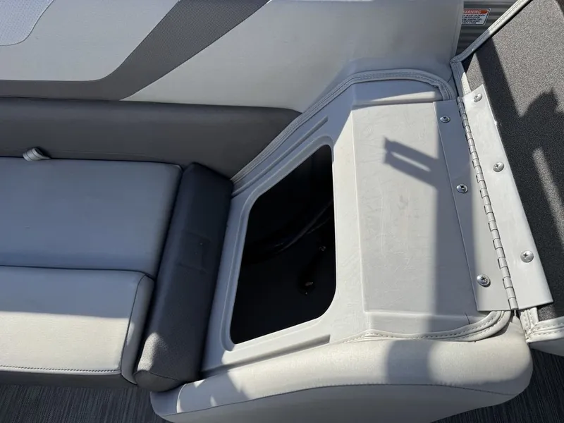 Slide: The Image of Bennington 2021 Bennington 22 SSRX Quad Lounge Pontoon & 115HP - $29995 2021 - 37