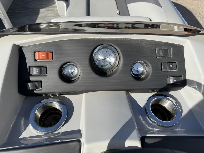 Slide: The Image of Bennington 22 SSRX Pontoon & 115HP Yamaha 2021 - 28