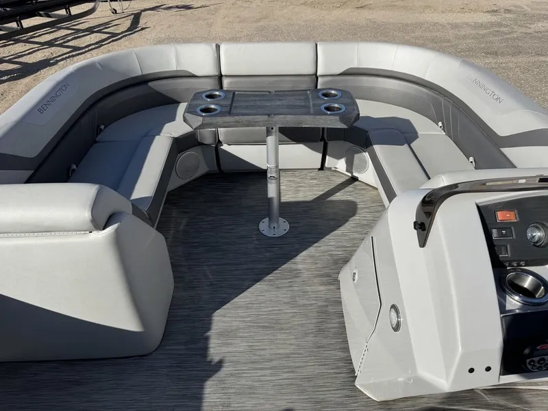 Slide: The Image of Bennington 22 SSRX Pontoon & 115HP Yamaha 2021 - 4