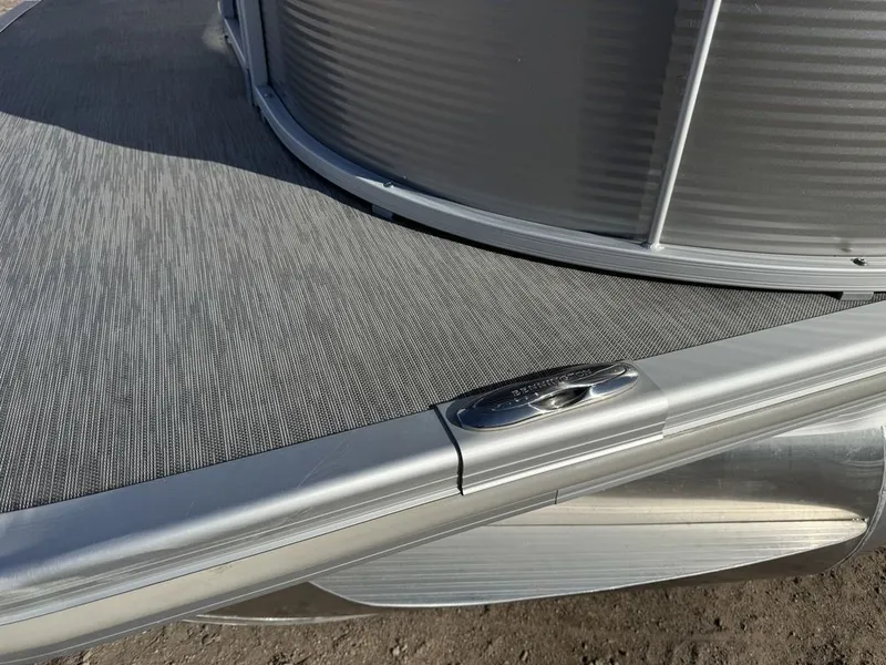 Slide: The Image of Bennington 22 SSRX Pontoon & 115HP Yamaha 2021 - 54