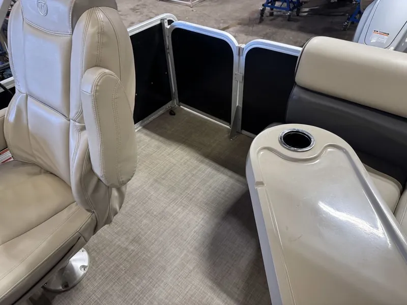 Slide: The Image of Premier Sunspree 220 DL Pontoon 2018 - 36