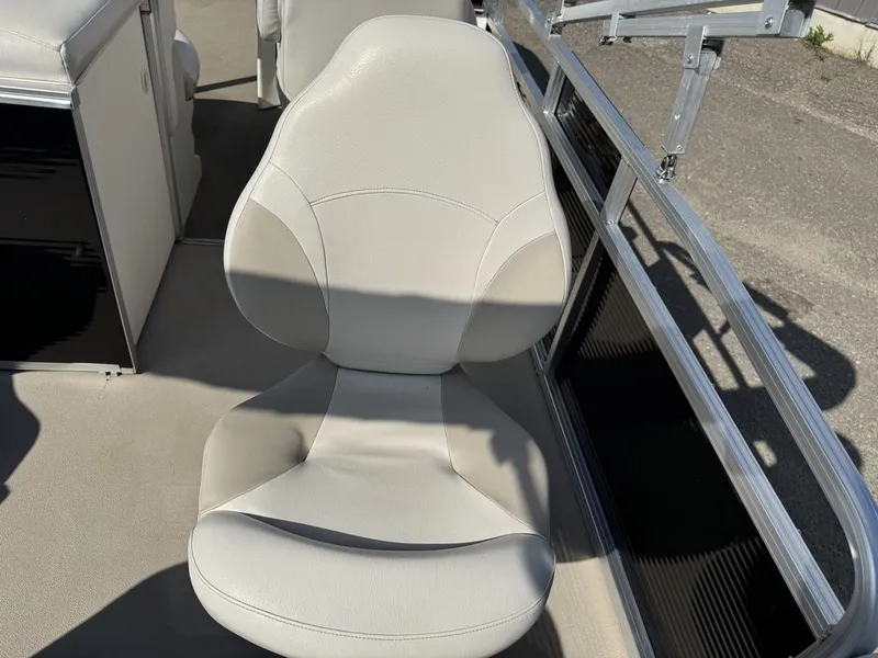 Slide: The Image of Grand GT 2380 RF Pontoon 2017 - 33