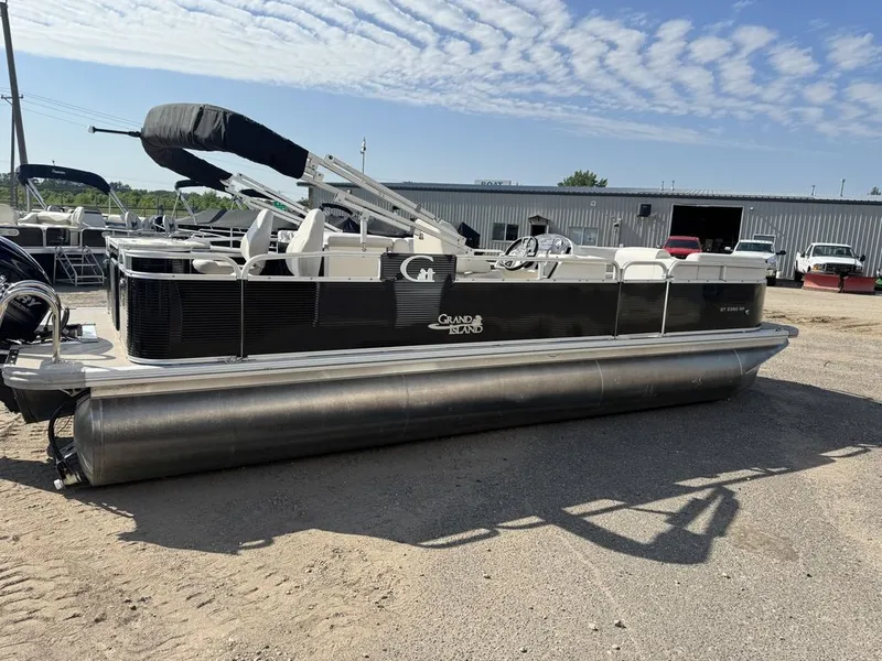 Slide: The Image of Grand GT 2380 RF Pontoon 2017 - 48