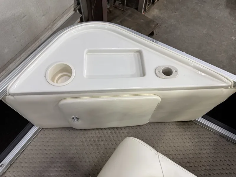 Slide: The Image of Bennington 2050 GS Pontoon 2006 - 13