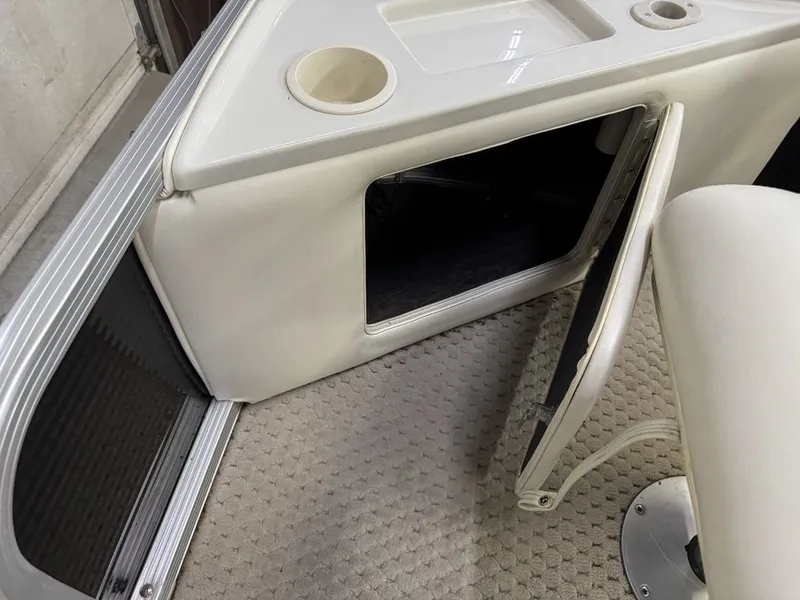 Slide: The Image of Bennington 2050 GS Pontoon 2006 - 14