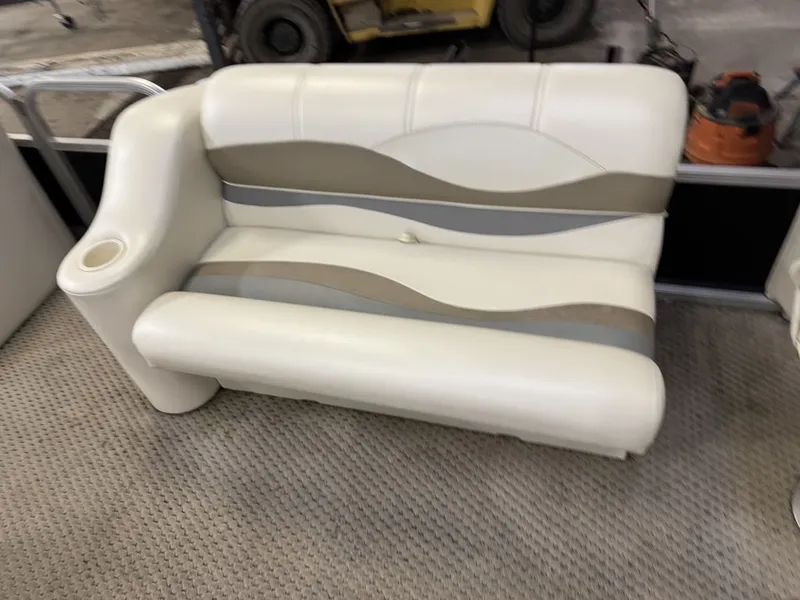 Slide: The Image of Bennington 2050 GS Pontoon 2006 - 19