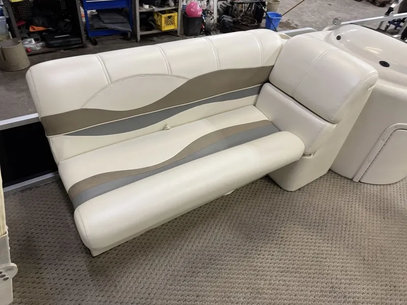 Slide: The Image of Bennington 2050 GS Pontoon 2006 - 20