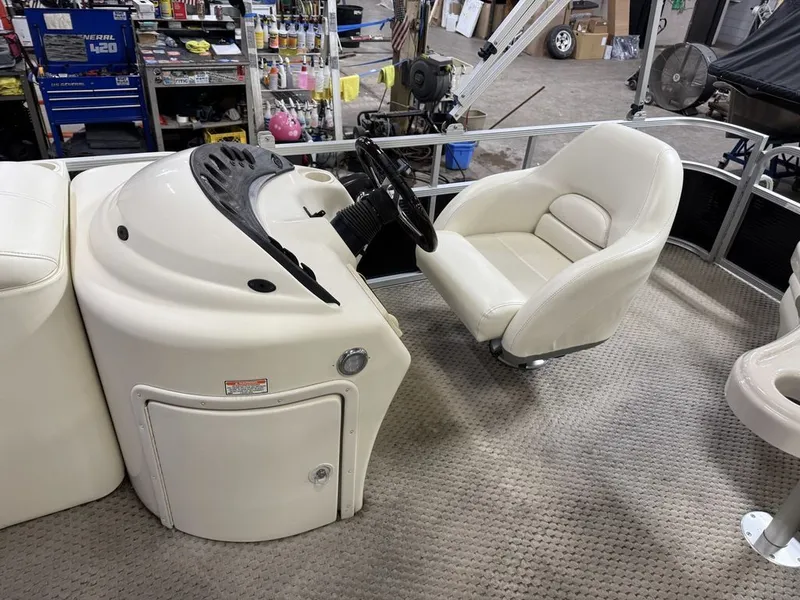 Slide: The Image of Bennington 2050 GS Pontoon 2006 - 25