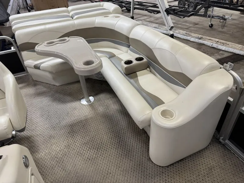 Slide: The Image of Bennington 2050 GS Pontoon 2006 - 32