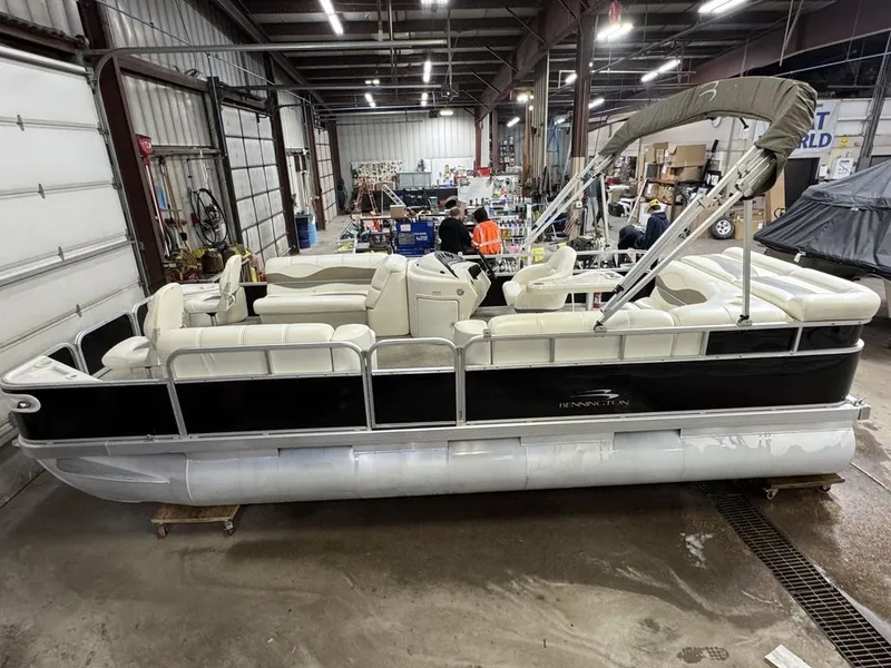 Slide: The Image of Bennington 2050 GS Pontoon 2006 - 4