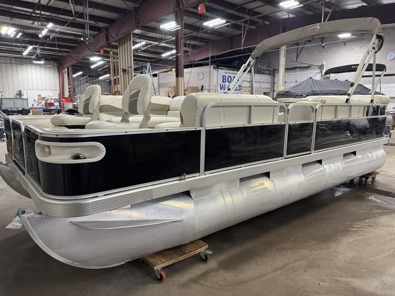 Slide: The Image of Bennington 2050 GS Pontoon 2006 - 43