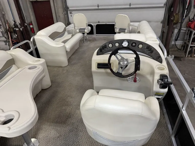 Slide: The Image of Bennington 2050 GS Pontoon 2006 - 6