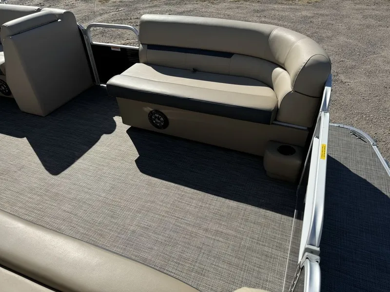 Slide: The Image of Sweetwater SW 2086 Cruise Pontoon With 70HP Yamaha 4-S EFI 2020 - 10