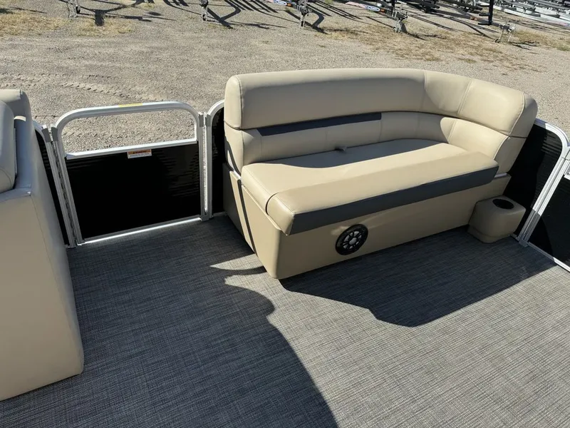 Slide: The Image of Sweetwater SW 2086 Cruise Pontoon With 70HP Yamaha 4-S EFI 2020 - 12