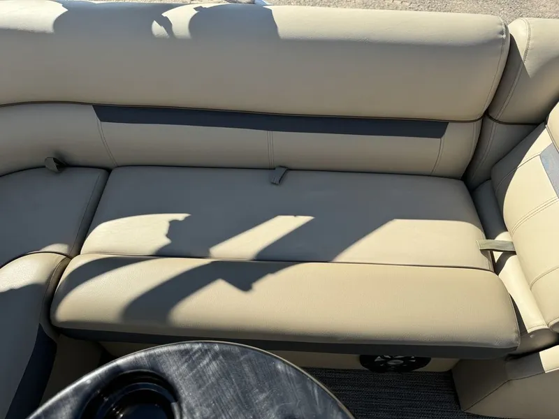 Slide: The Image of Sweetwater SW 2086 Cruise Pontoon With 70HP Yamaha 4-S EFI 2020 - 19