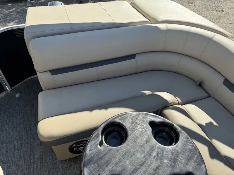 Slide: The Image of Sweetwater SW 2086 Cruise Pontoon With 70HP Yamaha 4-S EFI 2020 - 20