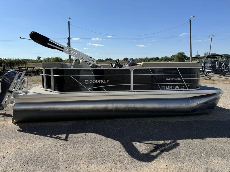 Slide: The Image of Sweetwater SW 2086 Cruise Pontoon With 70HP Yamaha 4-S EFI 2020 - 22