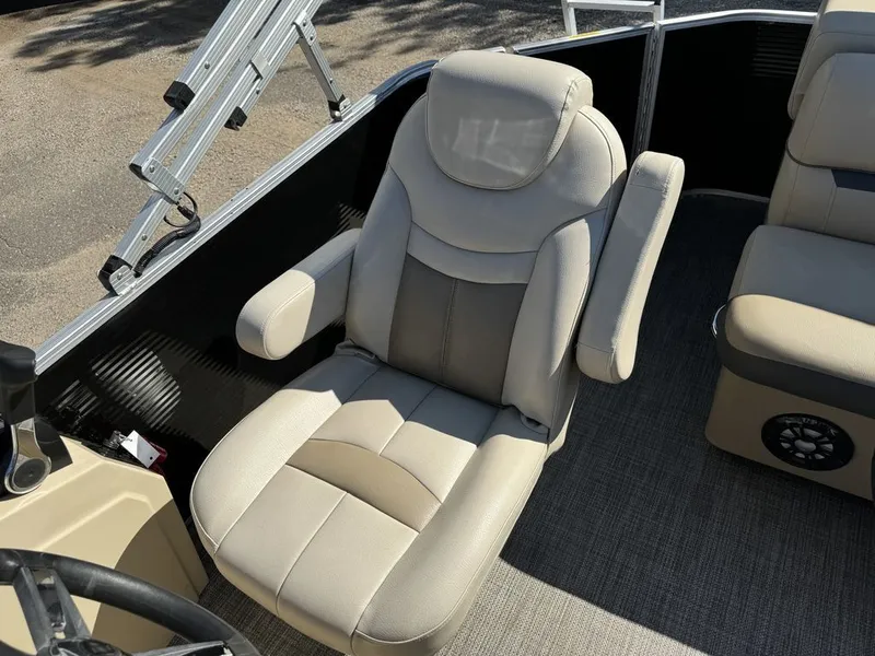 Slide: The Image of Sweetwater SW 2086 Cruise Pontoon With 70HP Yamaha 4-S EFI 2020 - 28