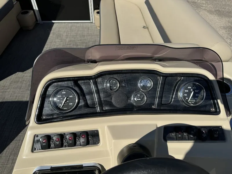 Slide: The Image of Sweetwater SW 2086 Cruise Pontoon With 70HP Yamaha 4-S EFI 2020 - 30