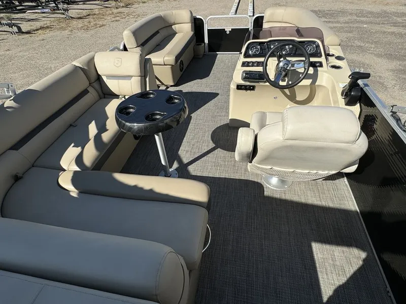 Slide: The Image of Sweetwater SW 2086 Cruise Pontoon With 70HP Yamaha 4-S EFI 2020 - 5