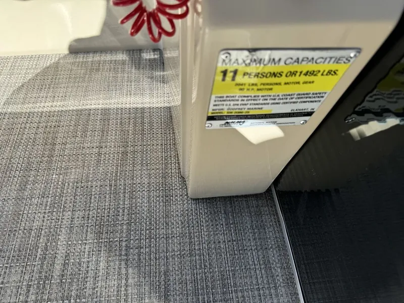 Slide: The Image of Sweetwater SW 2086 Cruise Pontoon With 70HP Yamaha 4-S EFI 2020 - 56