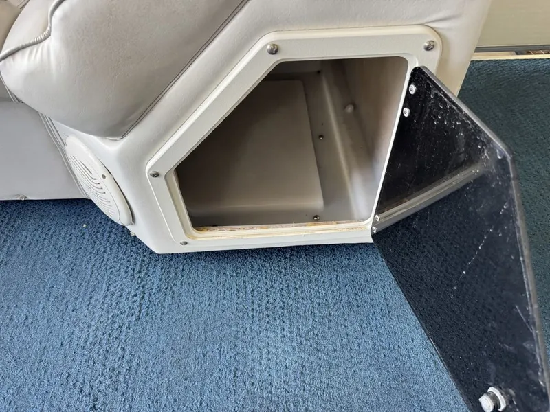 Slide: The Image of Weeres Sundeck 220 Pontoon 2006 - 13