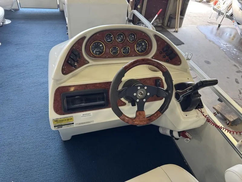 Slide: The Image of Weeres Sundeck 220 Pontoon 2006 - 19