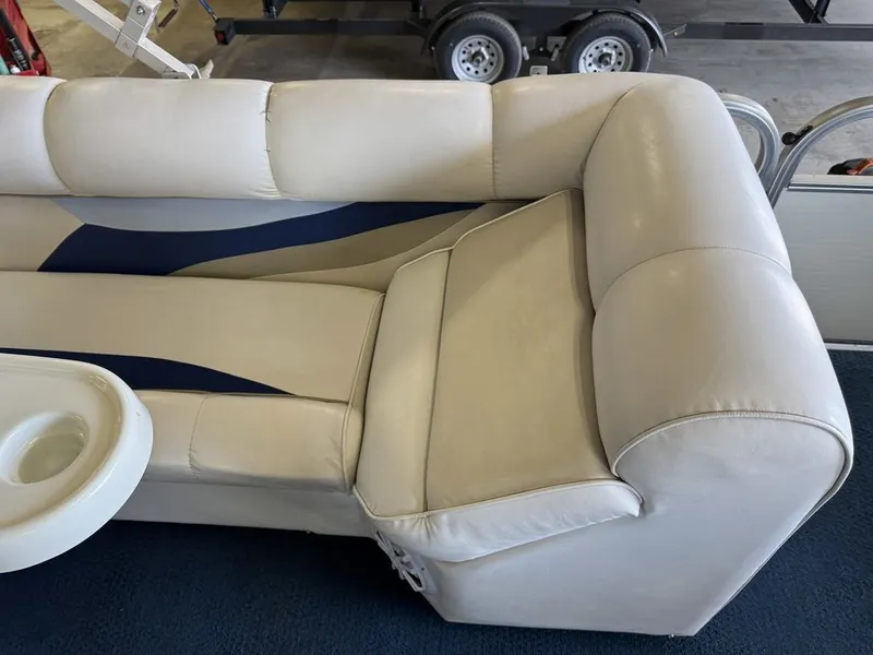 Slide: The Image of Weeres Sundeck 220 Pontoon 2006 - 26