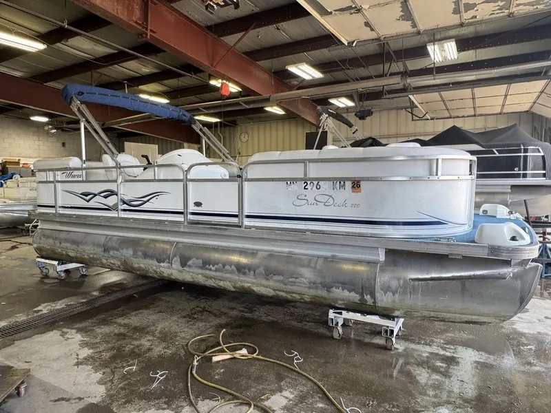 Slide: The Image of Weeres Sundeck 220 Pontoon 2006 - 34