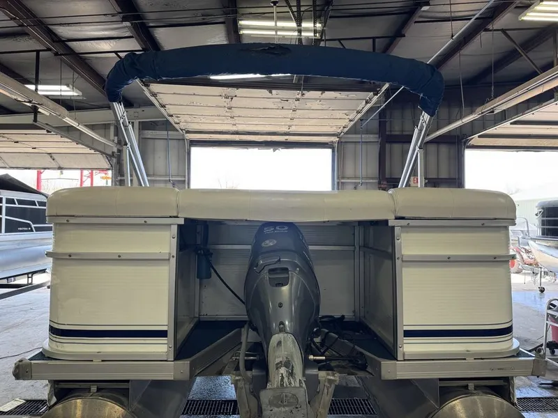 Slide: The Image of Weeres Sundeck 220 Pontoon 2006 - 39