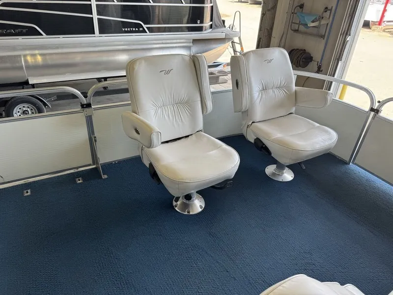 Slide: The Image of Weeres Sundeck 220 Pontoon 2006 - 9