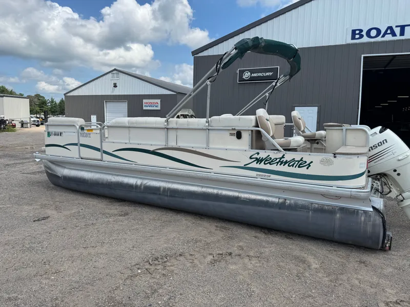 Slide: The Image of Sweetwater 2222 DF Pontoon WITH SEA LEGS 2004 - 51