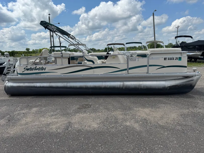 Slide: The Image of Sweetwater 2222 DF Pontoon WITH SEA LEGS 2004 - 61