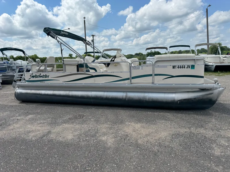 Slide: The Image of Sweetwater 2222 DF Pontoon WITH SEA LEGS 2004 - 62