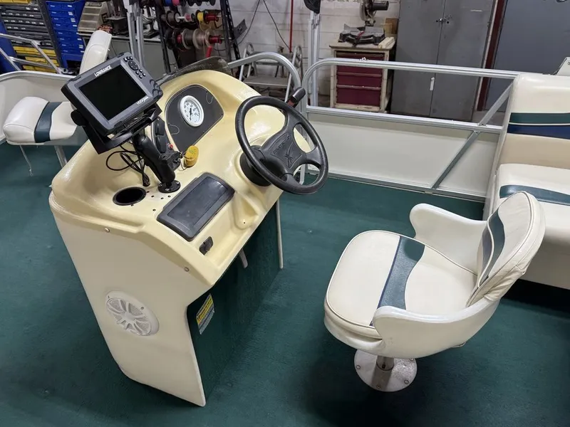 Slide: The Image of Starcraft Starfish 180 Pontoon 2000 - 22