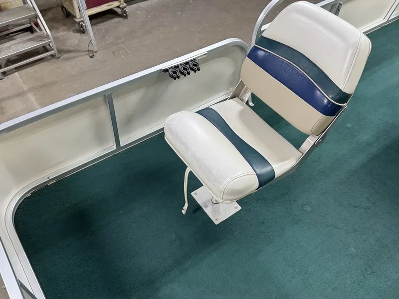 Slide: The Image of Starcraft Starfish 180 Pontoon 2000 - 9