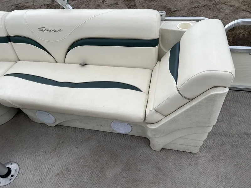 Slide: The Image of Bennington Sedona F21 Pontoon 2005 - 10