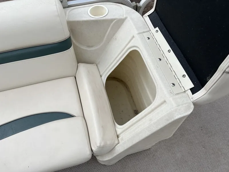 Slide: The Image of Bennington Sedona F21 Pontoon 2005 - 11