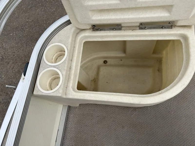 Slide: The Image of Bennington Sedona F21 Pontoon 2005 - 17