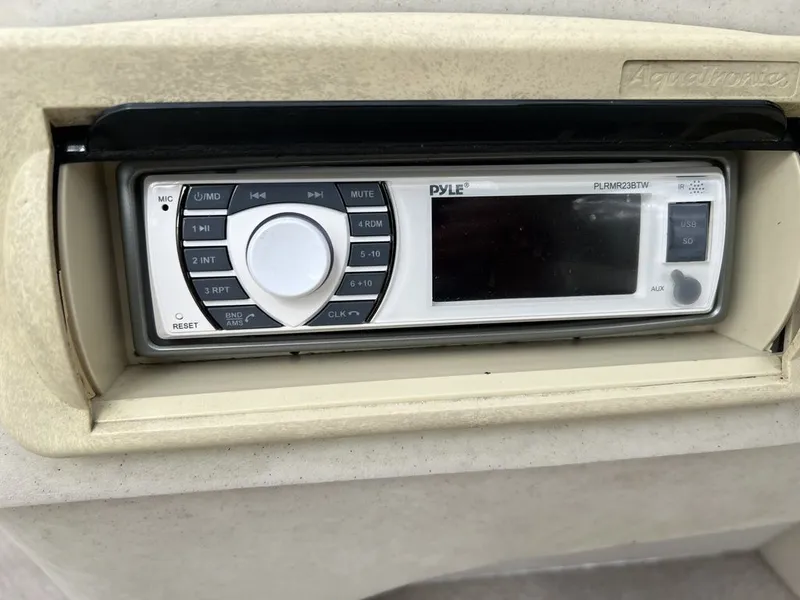 Slide: The Image of Bennington Sedona F21 Pontoon 2005 - 23