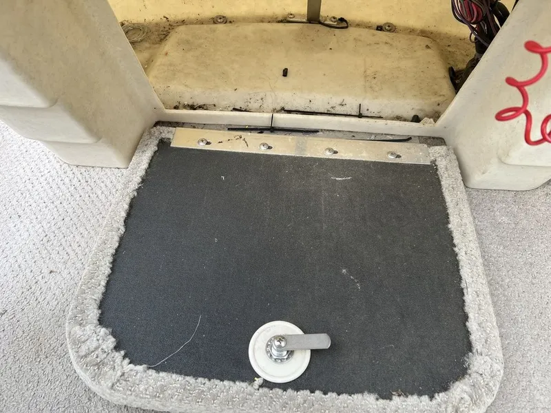 Slide: The Image of Bennington Sedona F21 Pontoon 2005 - 26